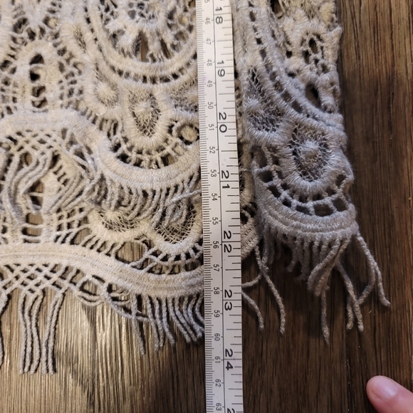 Sioni Liquid Crocheted‎ Lace Top - Picture 11 of 15